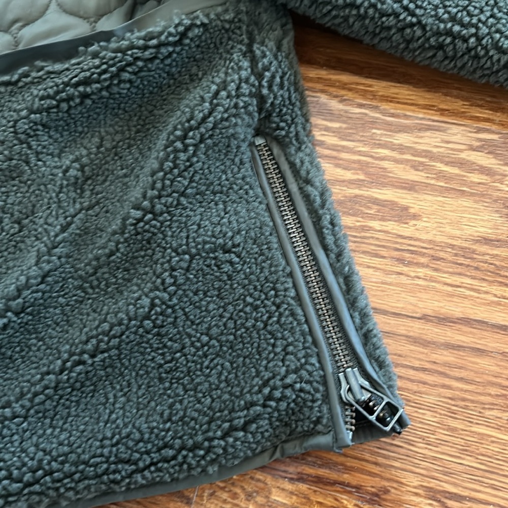 Veronica Beard Leo High Pile fleece Size L - Picture 5 of 6
